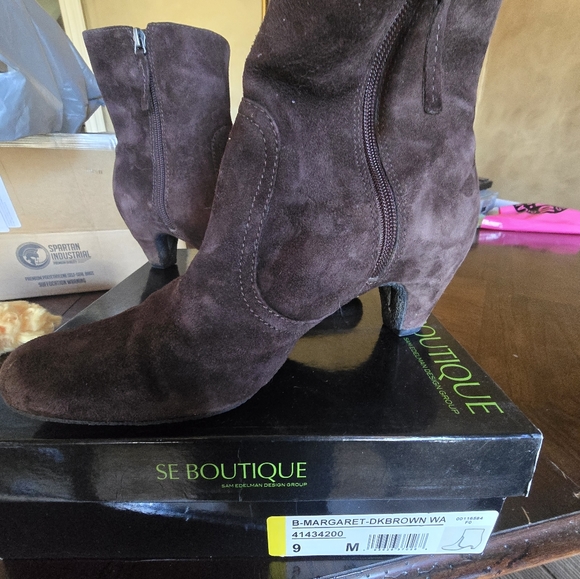 Suede Booties-Brown - Picture 3 of 4
